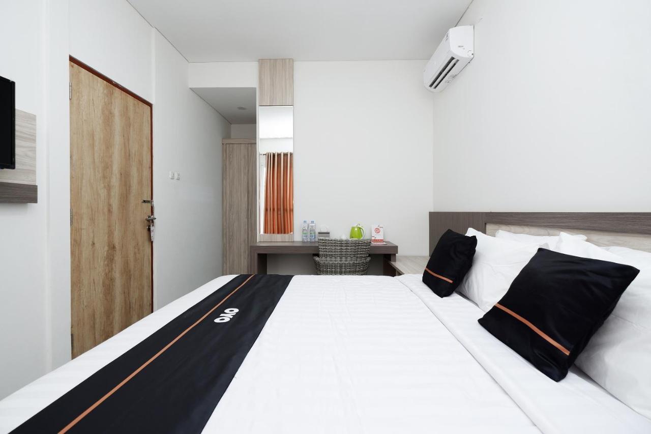 Hotel Oyo 2298 Jebres House Syariah Solo Exteriér fotografie