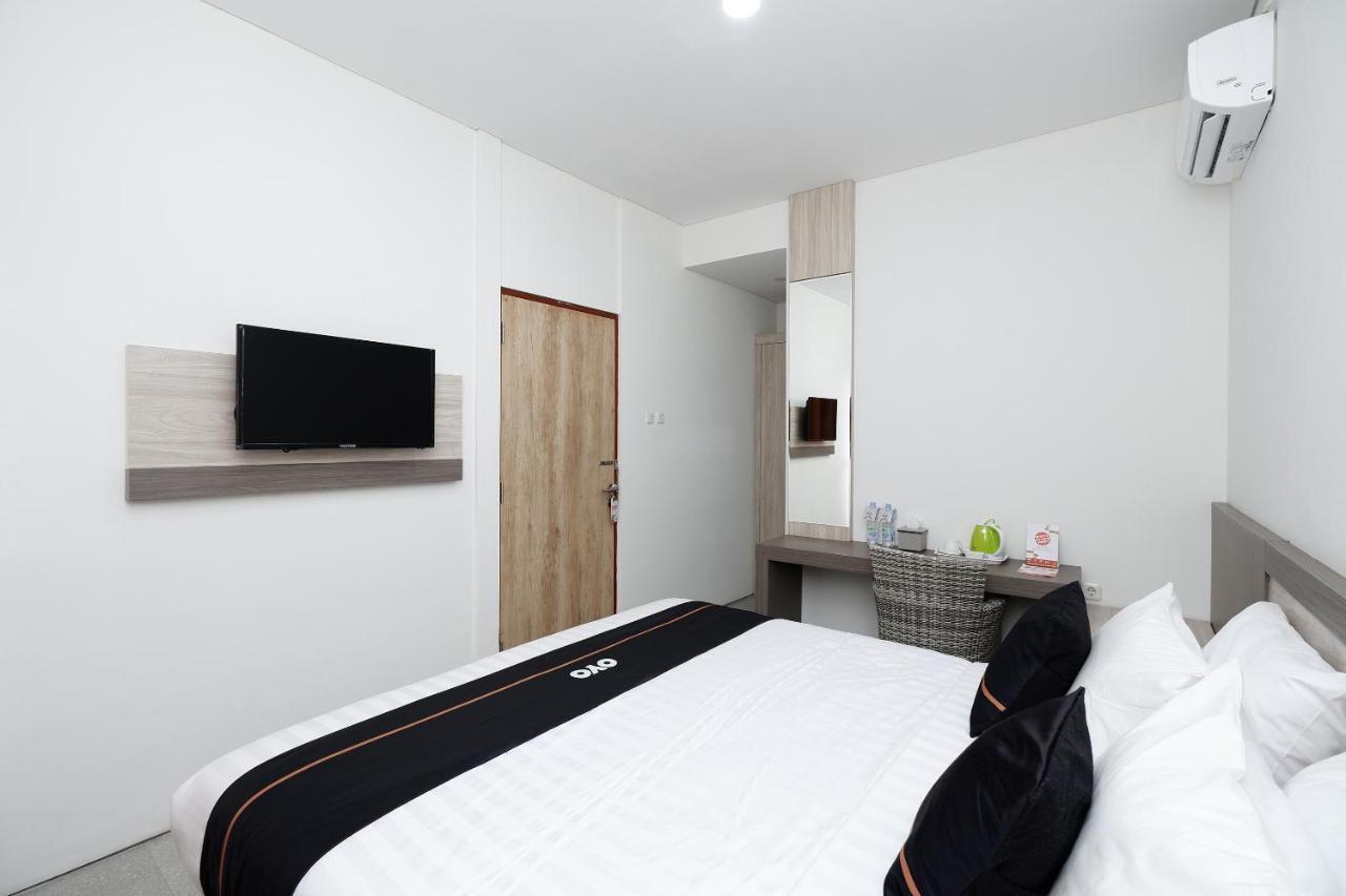 Hotel Oyo 2298 Jebres House Syariah Solo Exteriér fotografie